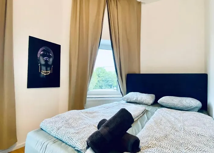 Private In Comfortable 4-bedroom