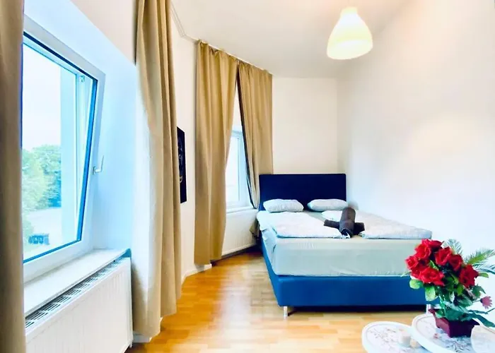 Private In Comfortable 4-bedroom Viyana