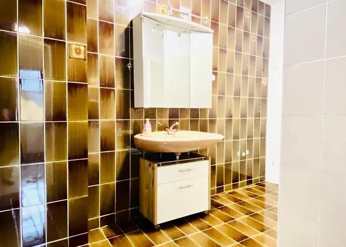 Private In Comfortable 4-bedroom